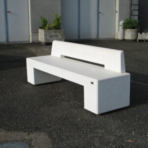 Arredo urbano realizzato con miscela in cls ecovud